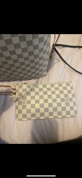  Beden Louis vuitton çanta