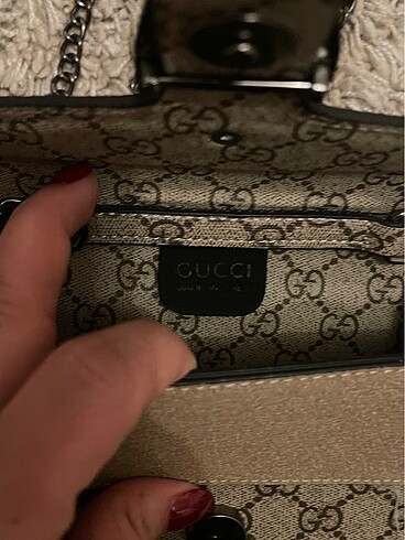 Gucci Gucci canta