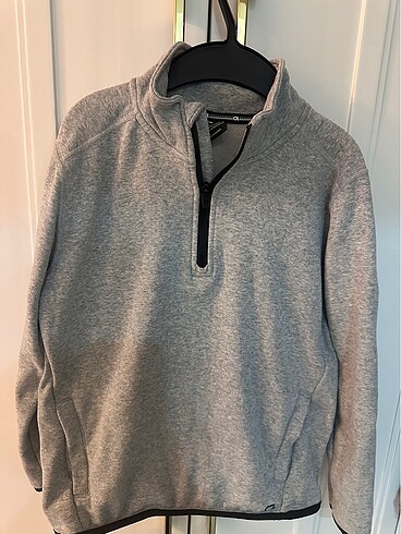 GAP sweatshirt