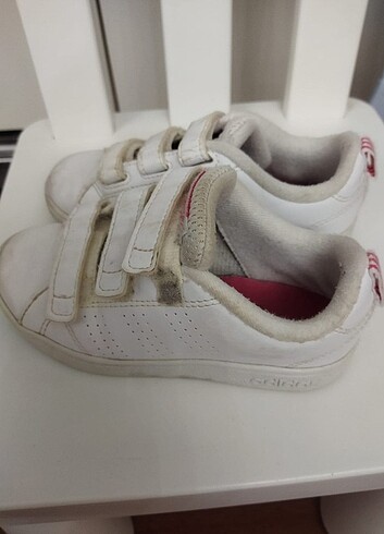 28 Beden beyaz Renk Adidas spor ayakkabı 