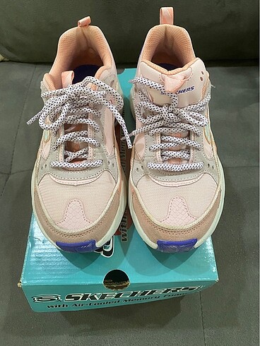 Skechers