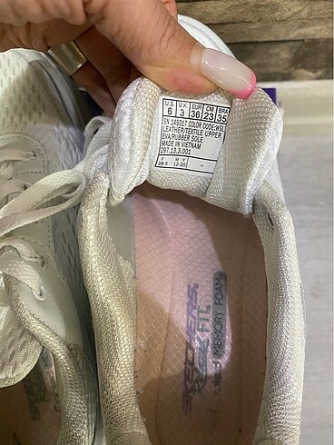 36 Beden beyaz Renk Skechers ayakkabı