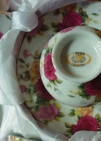 Yumurta kabuğu inceliğinde bir adet fincan ve tabak - Görsel 5