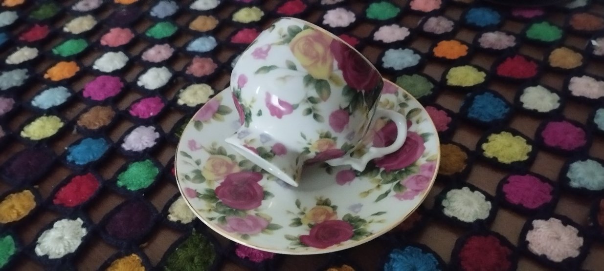 Yumurta kabuğu inceliğinde bir adet fincan ve tabak - Görsel 2