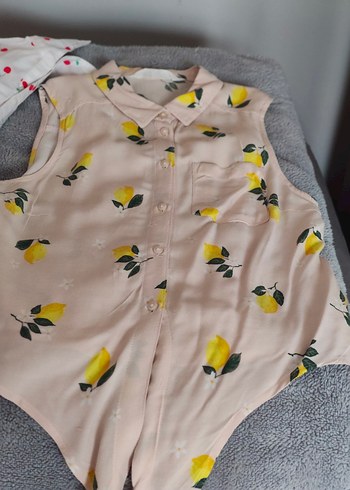 Sarı Limon Desenli Kolsuz Gömlek - Görsel 3