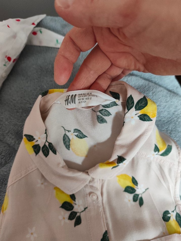 Sarı Limon Desenli Kolsuz Gömlek - Görsel 2