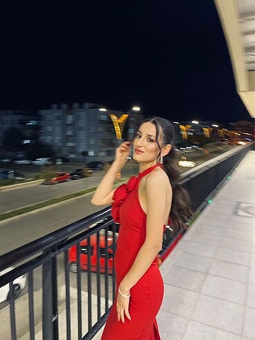 Kırmızı gül detaylı elbise eyyo butik