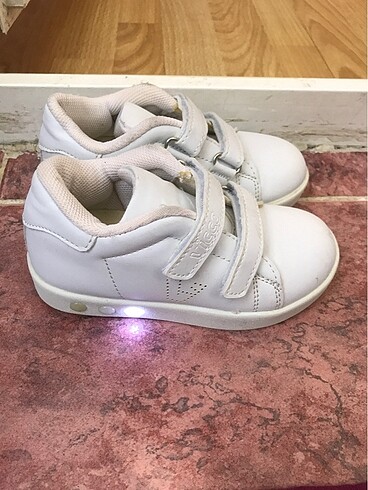 Vicco 25 numara ışıklı çocuk ayakkabısı tertemiz az kullanıldı
