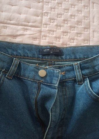 28 Beden Kadın Mavi Mini Denim Şort Rahat Kesim