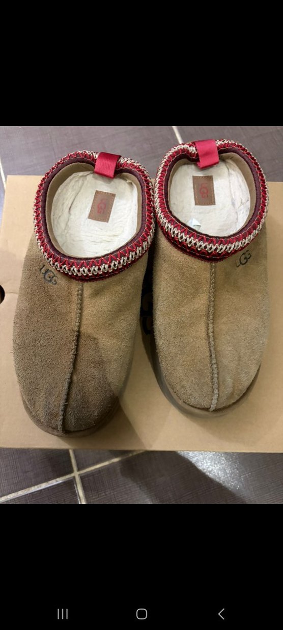 UGG Kahverengi Süet Dolgu Topuklu Nakışlı Terlik - Görsel 4