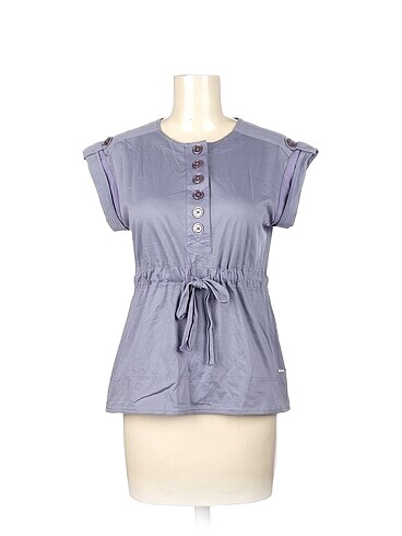 Tommy Hilfiger T-shirt %70 İndirimli.