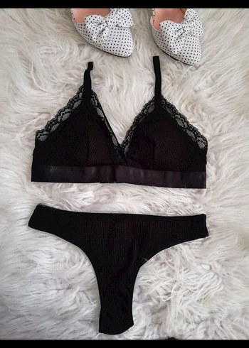 Siyah Dantelli Mini Goth Sütyen Takımı