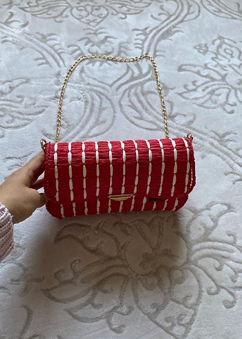 Zincir Detaylı Kırmızı Nakışlı Kadın Çanta - Görsel 2