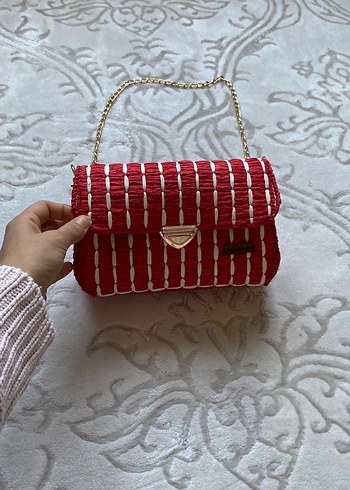 Zincir Detaylı Kırmızı Nakışlı Kadın Çanta - Görsel 3