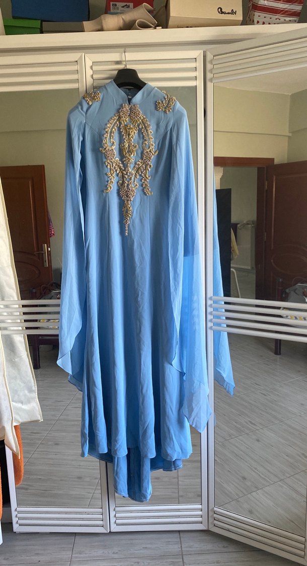 Boncuklu Aplikeli Mavi Balık Abiye Elbise - Görsel 2