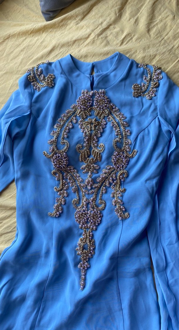 Boncuklu Aplikeli Mavi Balık Abiye Elbise - Görsel 4