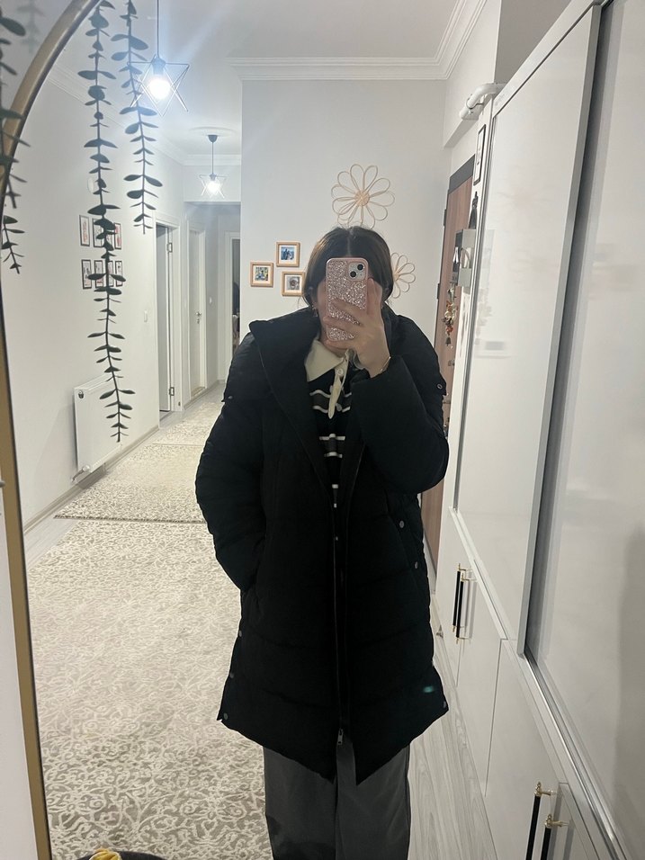 Siyah Kadın uzun şişme mont - Görsel 4