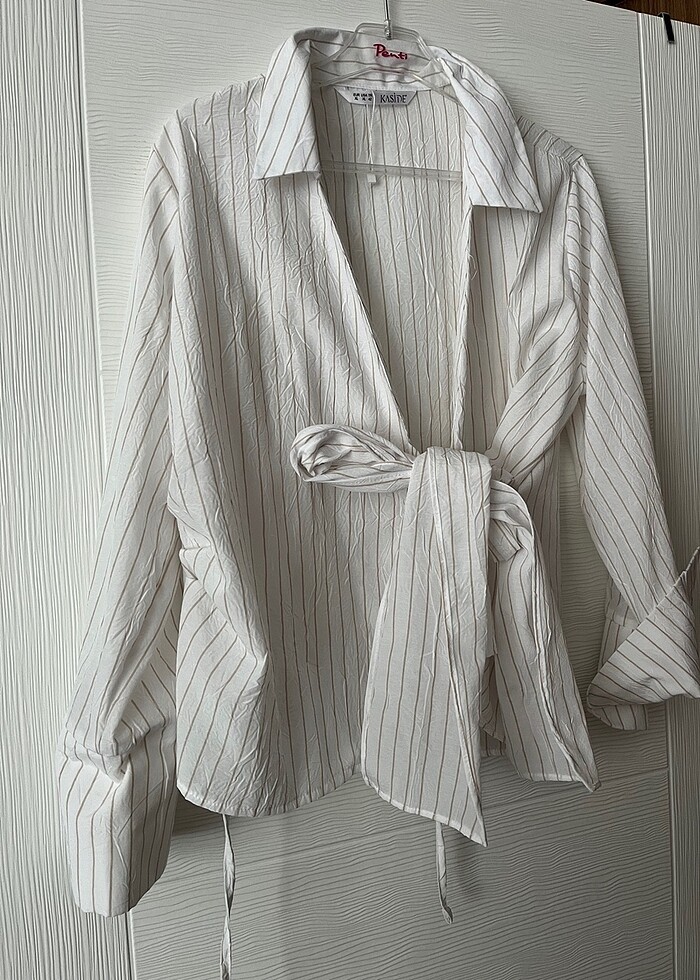 Çizgili yandan bağcıklı gömlek - Görsel 3