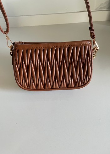 Miu Miu Miu Miu Kahverengi Zincir Detaylı Deri Çanta