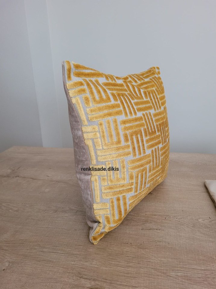 2 adet hardal bej kadife kırlent kılıfı - Görsel 3