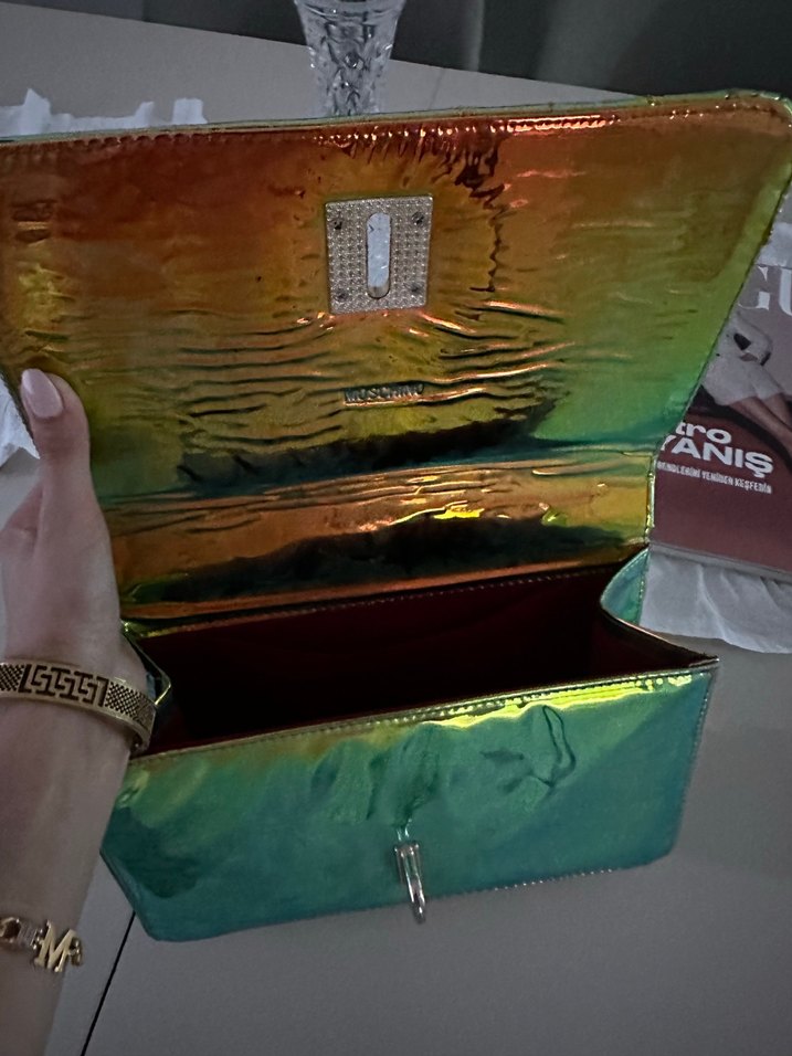 Parlak Zincir Detaylı Moschino Kadın Çanta - Görsel 4