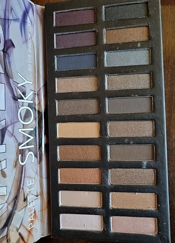 Revolution NAKED 5 SMOKY