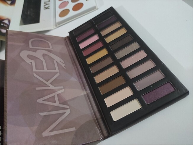 Naked Far Paleti