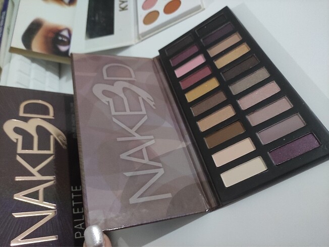 Beden Naked Far Paleti