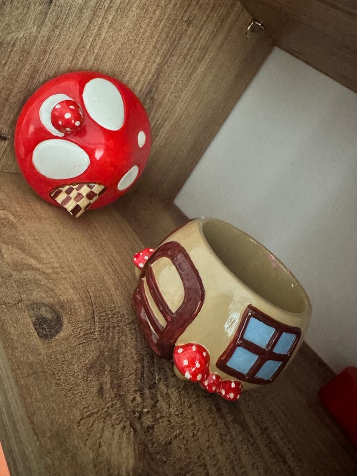 Kırmızı Mantar Ev Figürin - Görsel 2