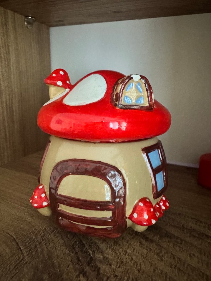 Kırmızı Mantar Ev Figürin - Görsel 3