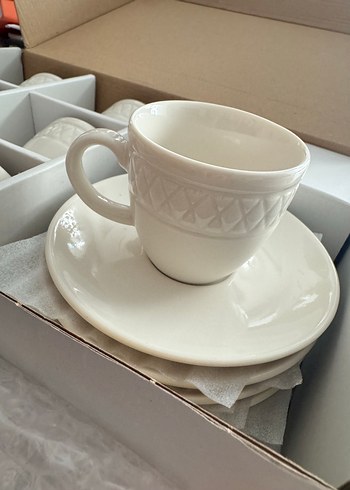 Madame Coco Beyaz Seramik 6 Kişilik Fincan Takımı - Görsel 3