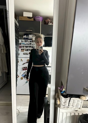 Siyah Yüksek Yakalı Uzun Kollu Kadın crop - Görsel 3