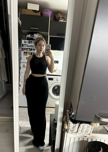 Siyah Yüksek Yakalı Kadın Crop Top - Görsel 2