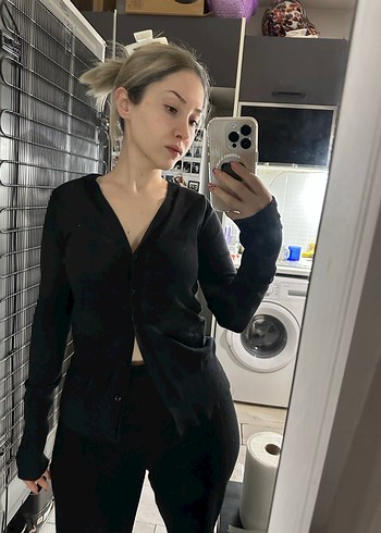 Siyah V Yakalı Kadın hırka - Görsel 2