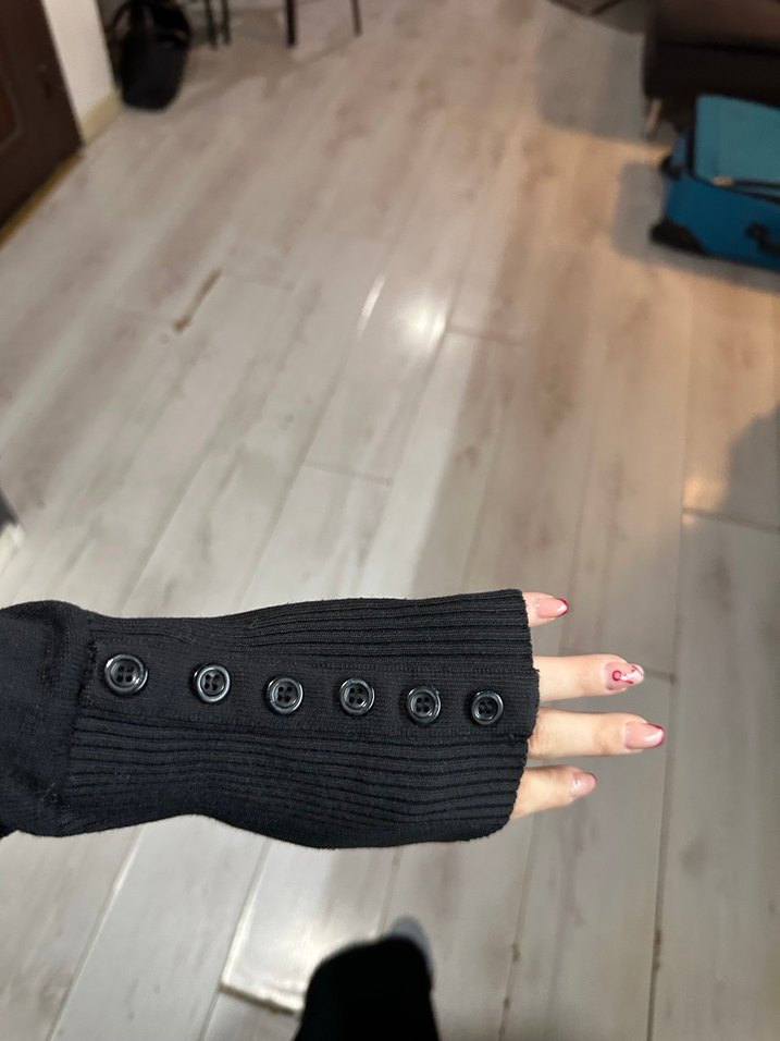 Siyah V Yakalı Kadın hırka - Görsel 3