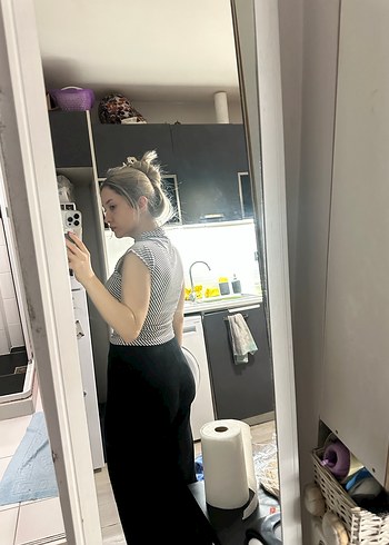 Gri Çizgili Yüksek Yakalı Crop Top - Görsel 2