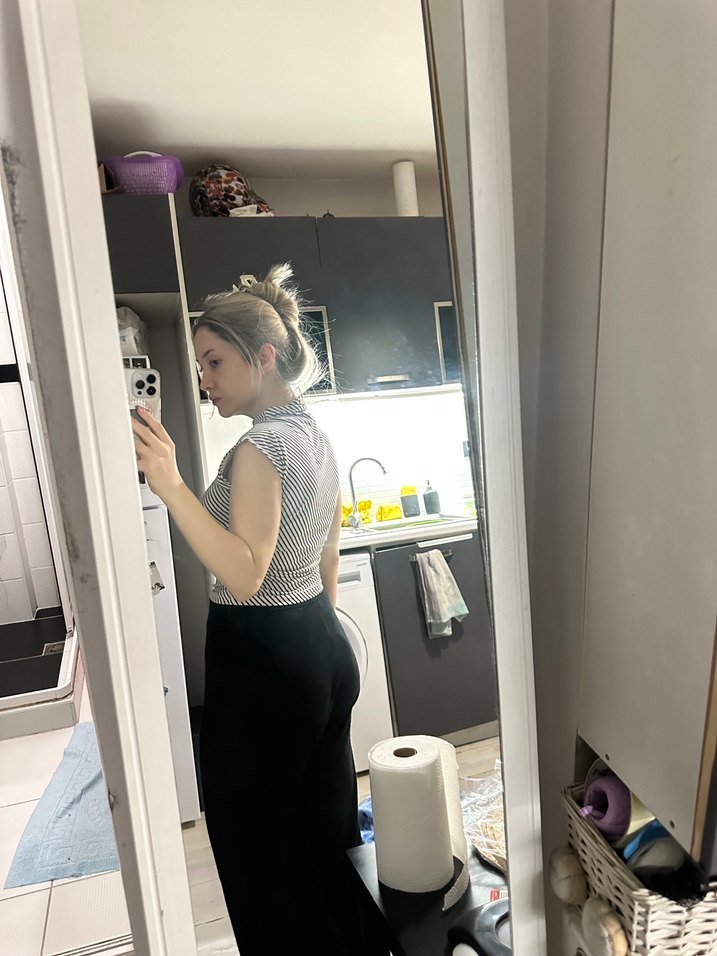 Gri Çizgili Yüksek Yakalı Crop Top - Görsel 2