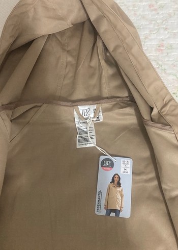 Bej Kapüşonlu Düğmeli Kadın Yağmurluk - Görsel 4