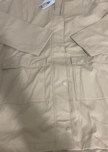 Bej Kapüşonlu Düğmeli Kadın Yağmurluk - Görsel 3