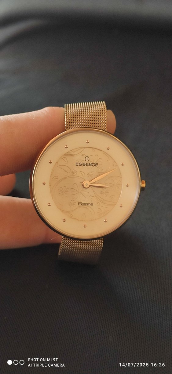 Altın Renk Kadın Minimalist Kol Saati - Görsel 3