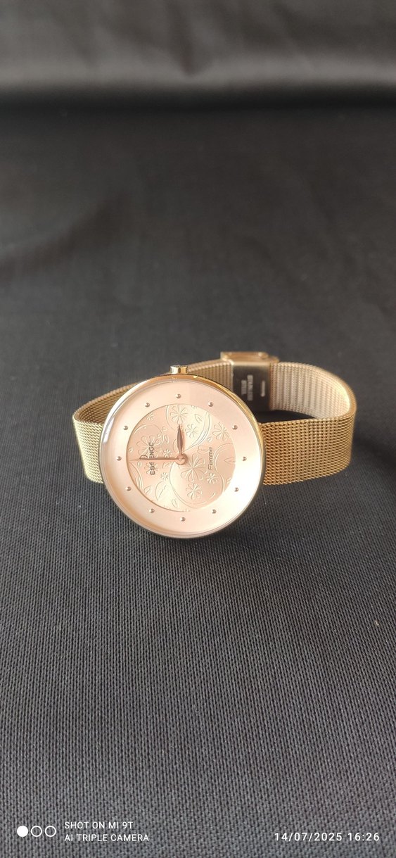 Altın Renk Kadın Minimalist Kol Saati - Görsel 2