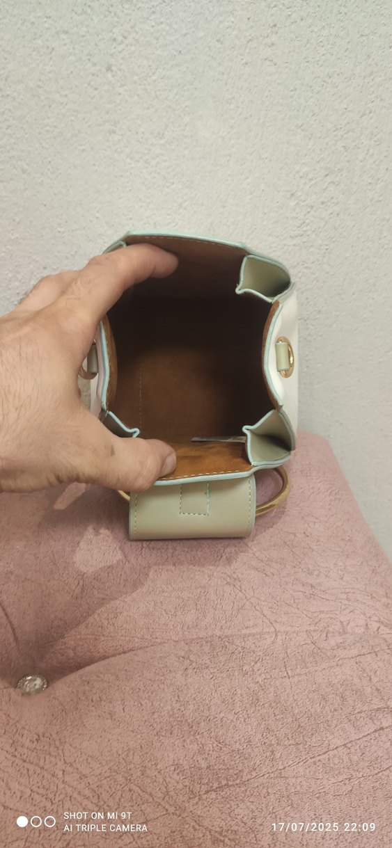 Beyaz Deri Püsküllü Kadın Çanta - Görsel 4