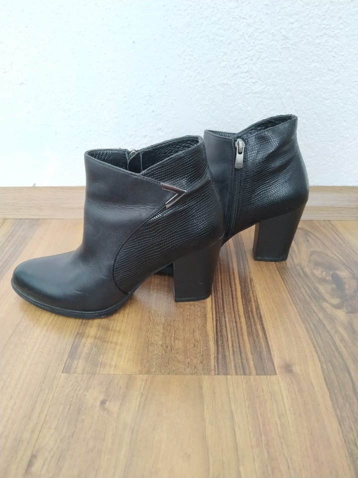 Siyah Deri Tokalı Blok Topuklu Kadın Bot - Görsel 2