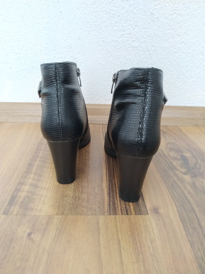 Siyah Deri Tokalı Blok Topuklu Kadın Bot - Görsel 4