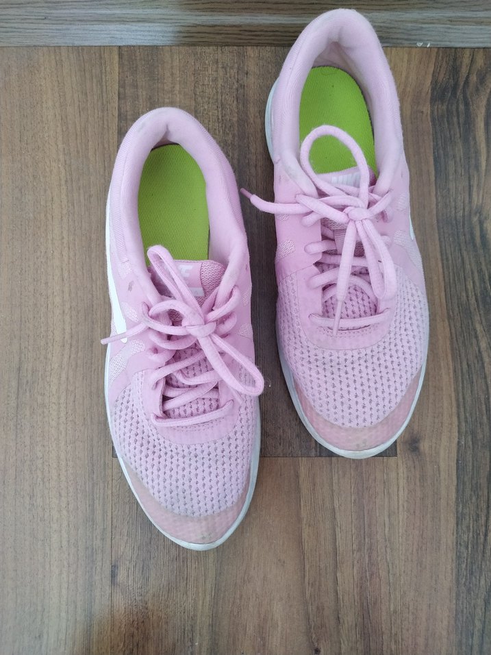 Nike Kadın Pembe Bağcıklı Spor Ayakkabı - Görsel 3