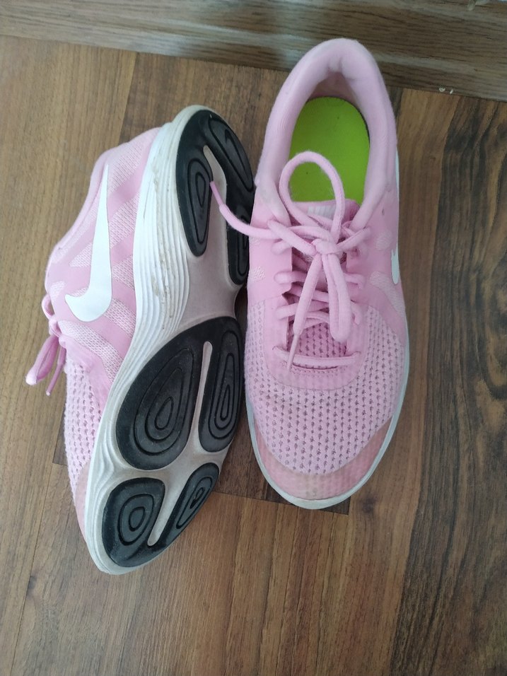 Nike Kadın Pembe Bağcıklı Spor Ayakkabı - Görsel 4