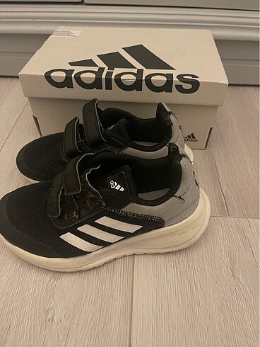 30 Beden Adidas çocuk spor ayakkabı