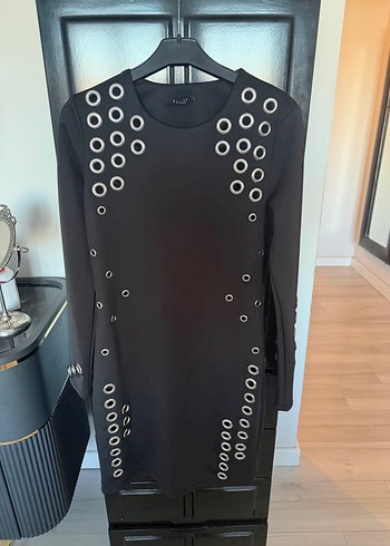 Kuş gözü detaylı mini elbise - Görsel 4