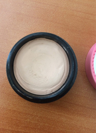 Benefit Boo İng concealer