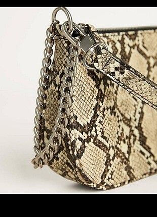 Bershka Bershka yılan derisi görünümlü çanta